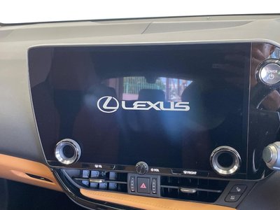 صورة 4 لـ 2025 Lexus NX