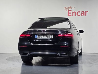 MERCEDES-BENZ E-CLASS - 4