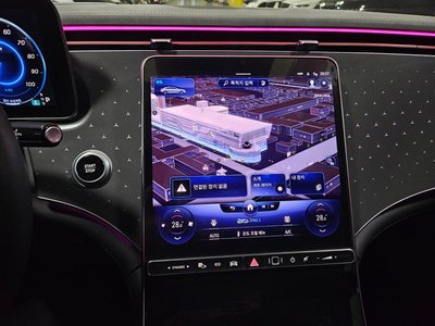 MERCEDES-BENZ EQE - 9