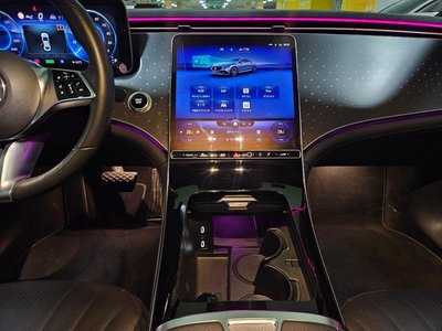 MERCEDES-BENZ EQE - 8