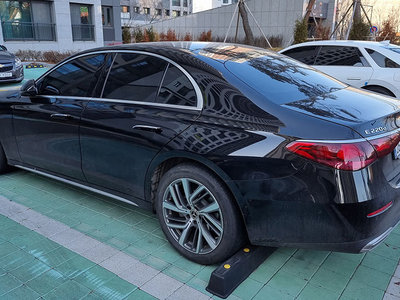 MERCEDES-BENZ E-CLASS - 7