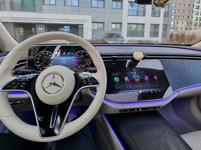 MERCEDES-BENZ E-CLASS - 8