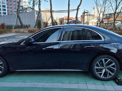 MERCEDES-BENZ E-CLASS - 6