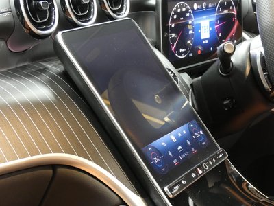 MERCEDES-BENZ GLC - 10