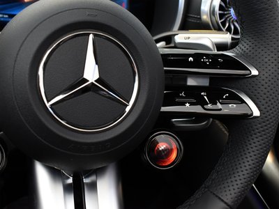MERCEDES-BENZ SL-CLASS AMG 2023 thumbnail 28