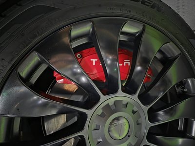 TESLA MODEL Y - 6