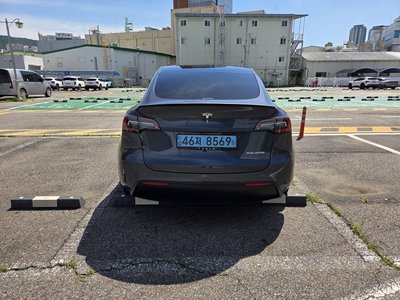 TESLA MODEL Y - 4