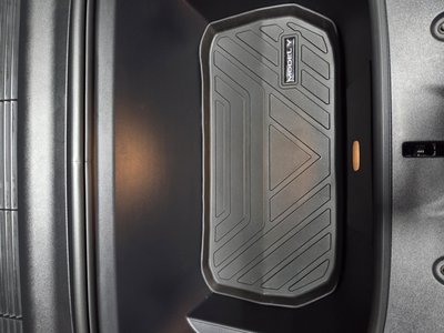 TESLA MODEL Y - 7