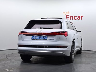 AUDI E-TRON - 3