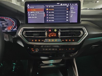 2025 BMW X4 缩略图 18