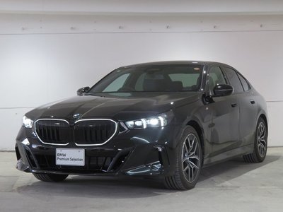 BMW 5 SERIES - 1
