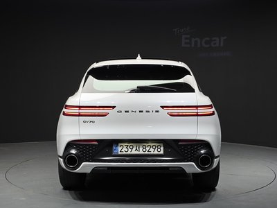 صورة 3 لـ 2021 Genesis GV70
