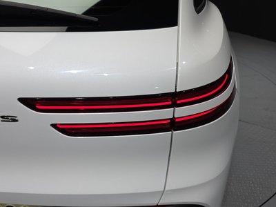 صورة 10 لـ 2021 Genesis GV70