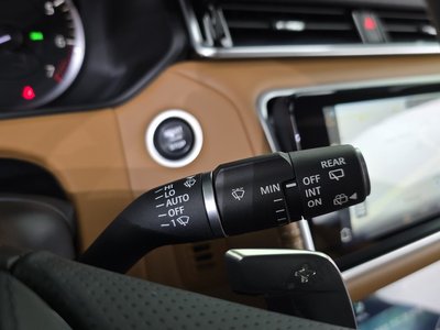 2023 LAND Rover RANGE ROVER VELAR thumbnail 37