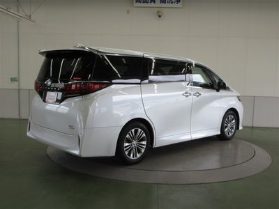 2024 Toyota ALPHARD — фото 10