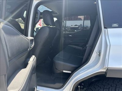 TOYOTA LAND CRUISER 250 - 7
