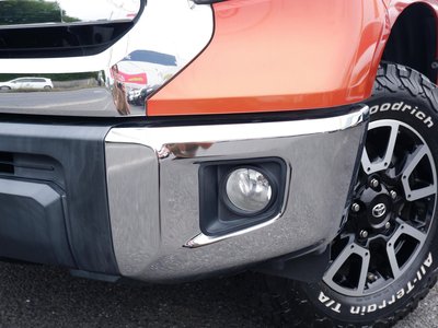 2017 Toyota TUNDRA photo 9