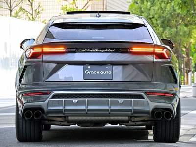 LAMBORGHINI URUS - 8
