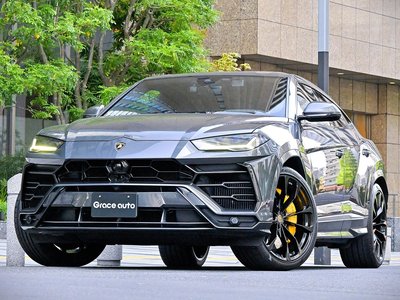 LAMBORGHINI URUS - 5