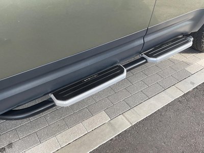 LAND ROVER DEFENDER - 8