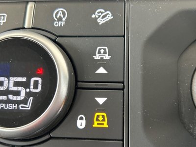 LAND ROVER DEFENDER - 4