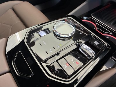 صورة مصغرة 38 لـ 2025 BMW 5 SERIES