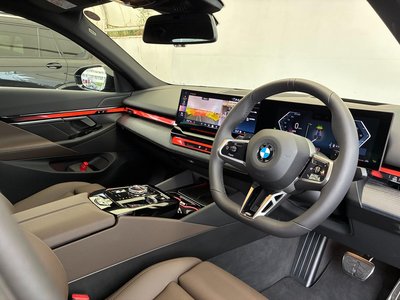 صورة مصغرة 26 لـ 2025 BMW 5 SERIES