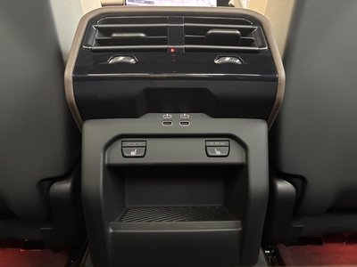 صورة مصغرة 43 لـ 2025 BMW 5 SERIES