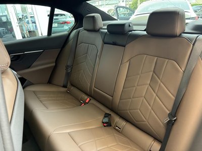 صورة مصغرة 24 لـ 2025 BMW 5 SERIES