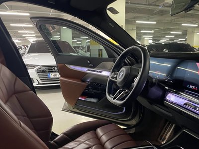 BMW I7 - 10