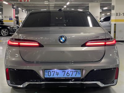 BMW I7 - 6
