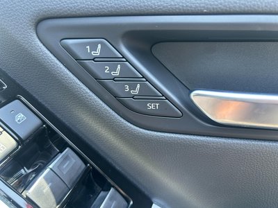2023 Toyota LAND CRUISER 300 — миниатюра 59