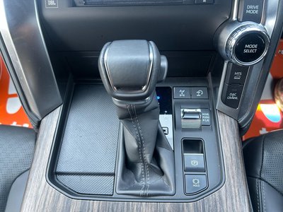 2023 Toyota LAND CRUISER 300 — миниатюра 40