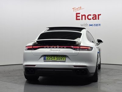 PORSCHE PANAMERA - 4