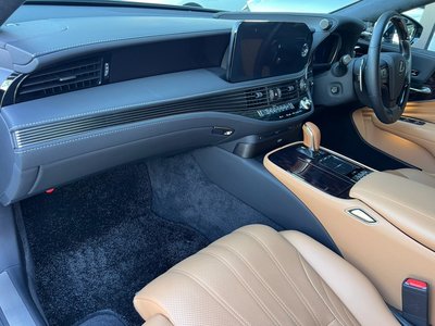 صورة مصغرة 42 لـ 2022 Lexus LS