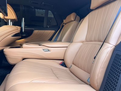 صورة مصغرة 44 لـ 2022 Lexus LS