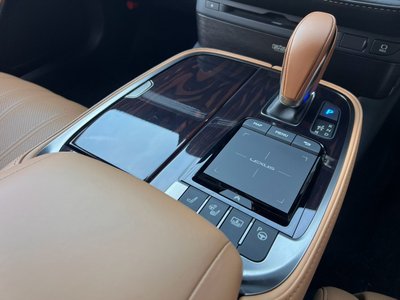 صورة مصغرة 61 لـ 2022 Lexus LS