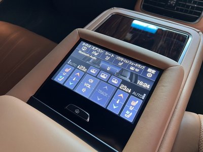 صورة مصغرة 65 لـ 2022 Lexus LS