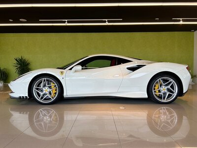 FERRARI F8 TRIBUTO - 4