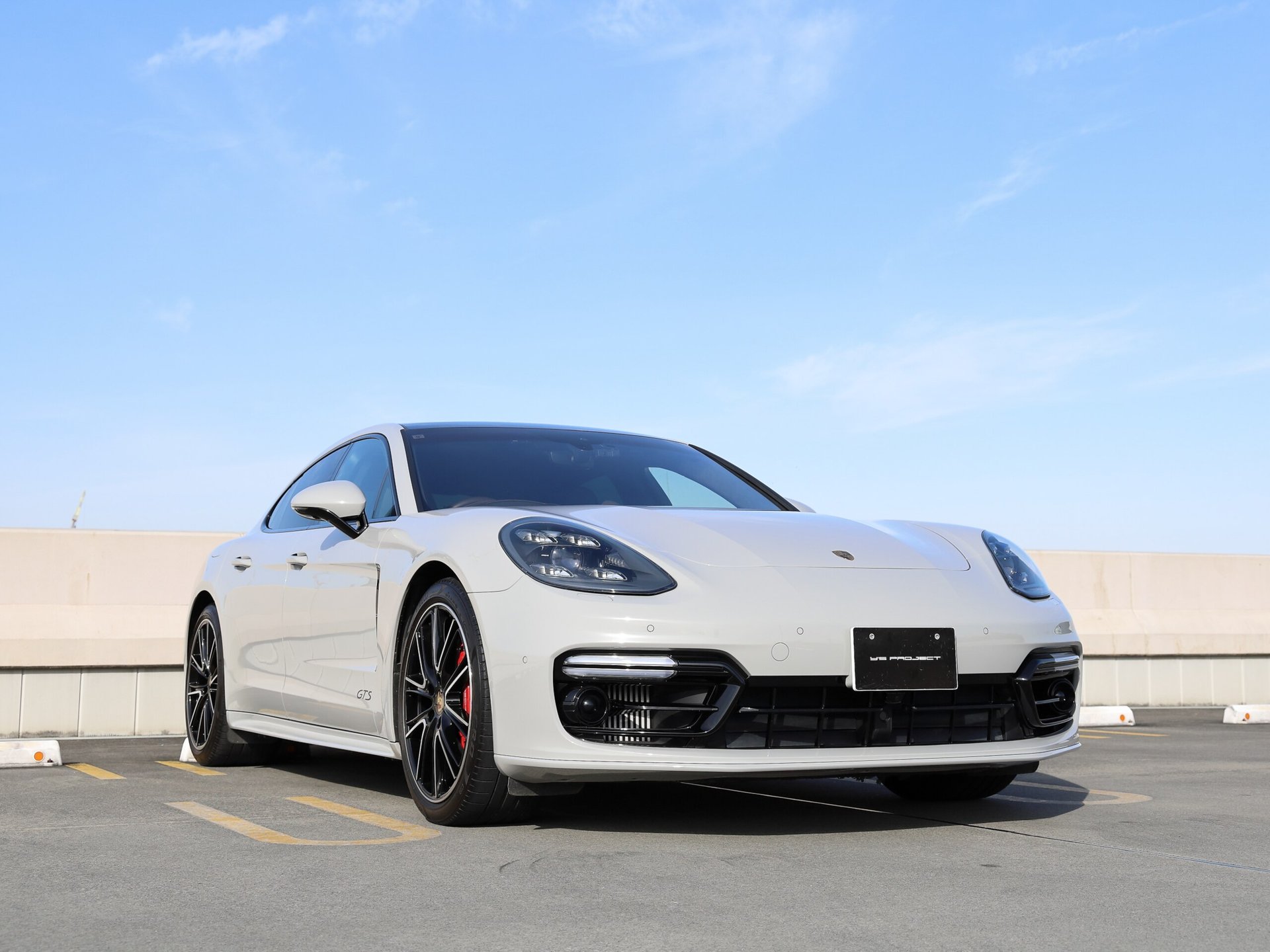 PORSCHE PANAMERA - View 1