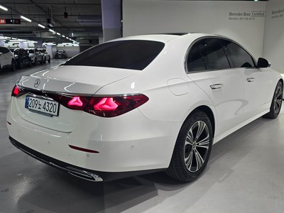 MERCEDES-BENZ E-CLASS - 3