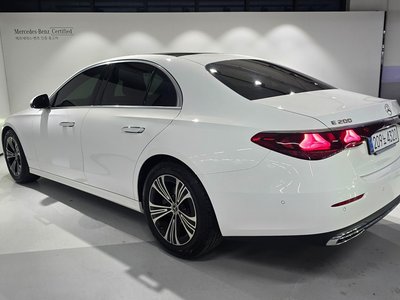 MERCEDES-BENZ E-CLASS - 2