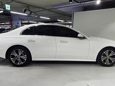 MERCEDES-BENZ E-CLASS - 9