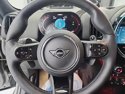 MINI COUNTRYMAN - 9