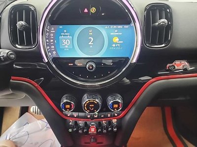 MINI COUNTRYMAN - 10