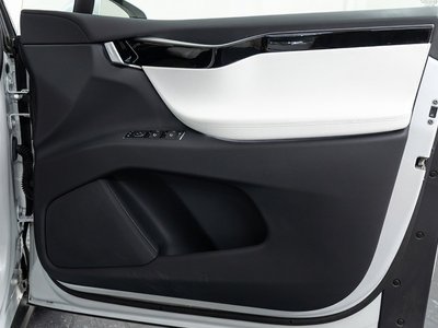 2018 Tesla MODEL X — миниатюра 35