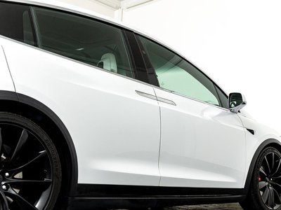 2018 Tesla MODEL X — миниатюра 28