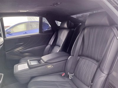 صورة مصغرة 17 لـ 2019 Lexus LS