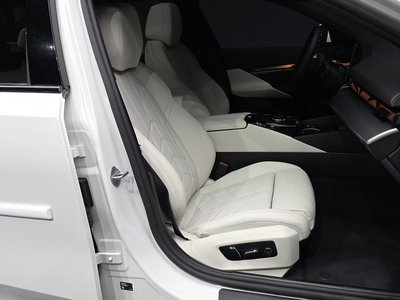 2025 BMW 5 SERIES 缩略图 11