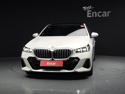 2025 BMW 5 SERIES photo 2